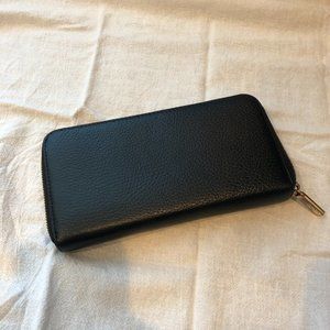 Cuyana Classic Zip Around Leather Wallet in Black